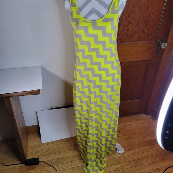 Womans Bar III Tank Knit Maxi Dress Zig zag Pattern Bright Yellow/Taupe Size Med - Picture 1 of 8